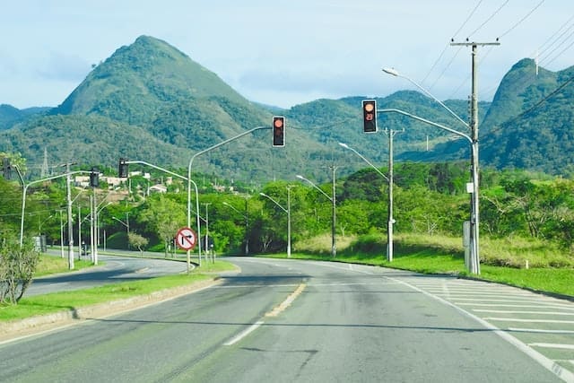 Vodacom To Keep Traffic Lights Working During Load Shedding