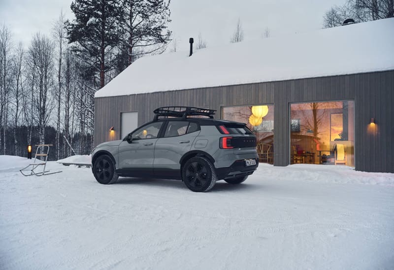 The new Volvo EX30 Cross Country